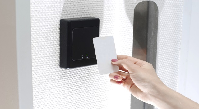 Card reader for access control system 